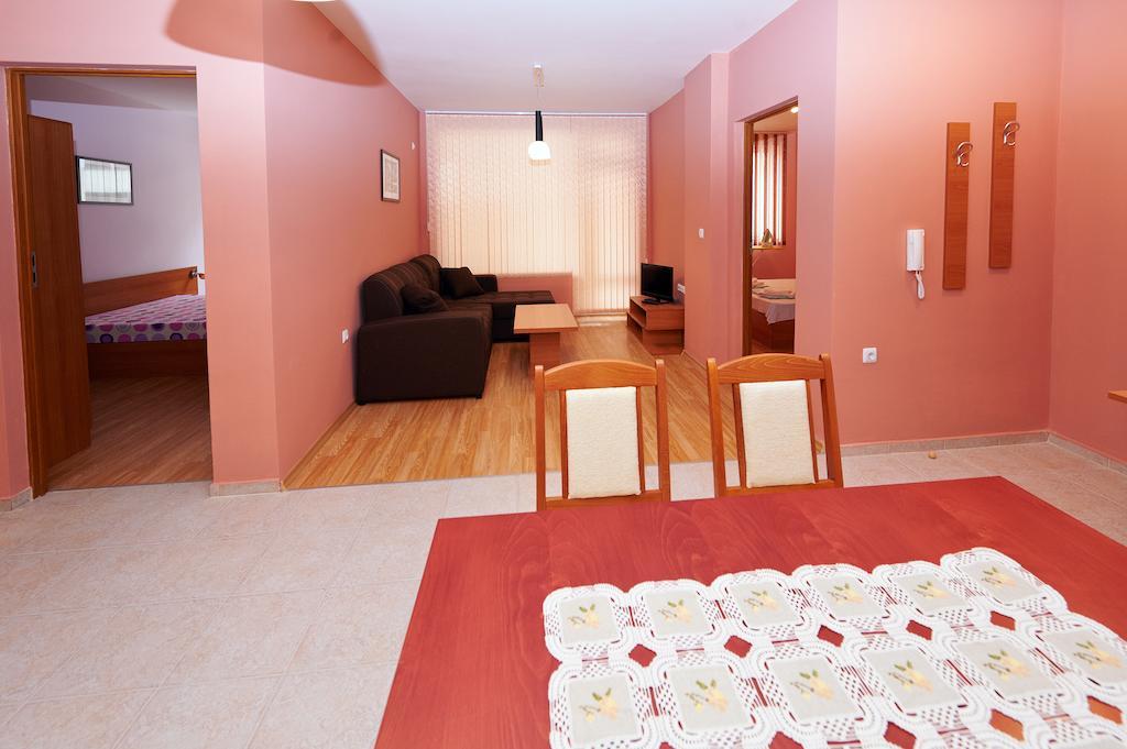 Apartments Dimitrovi Pomorie Room photo